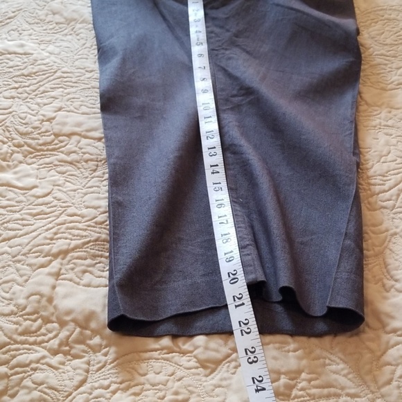 Larry Levine Stretch Capris - Picture 4 of 8